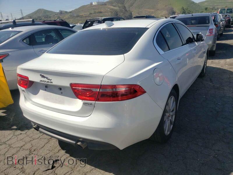 2019 Jaguar XE (VIN SAJAR4FX9KCP48464) — фото 4 из 10