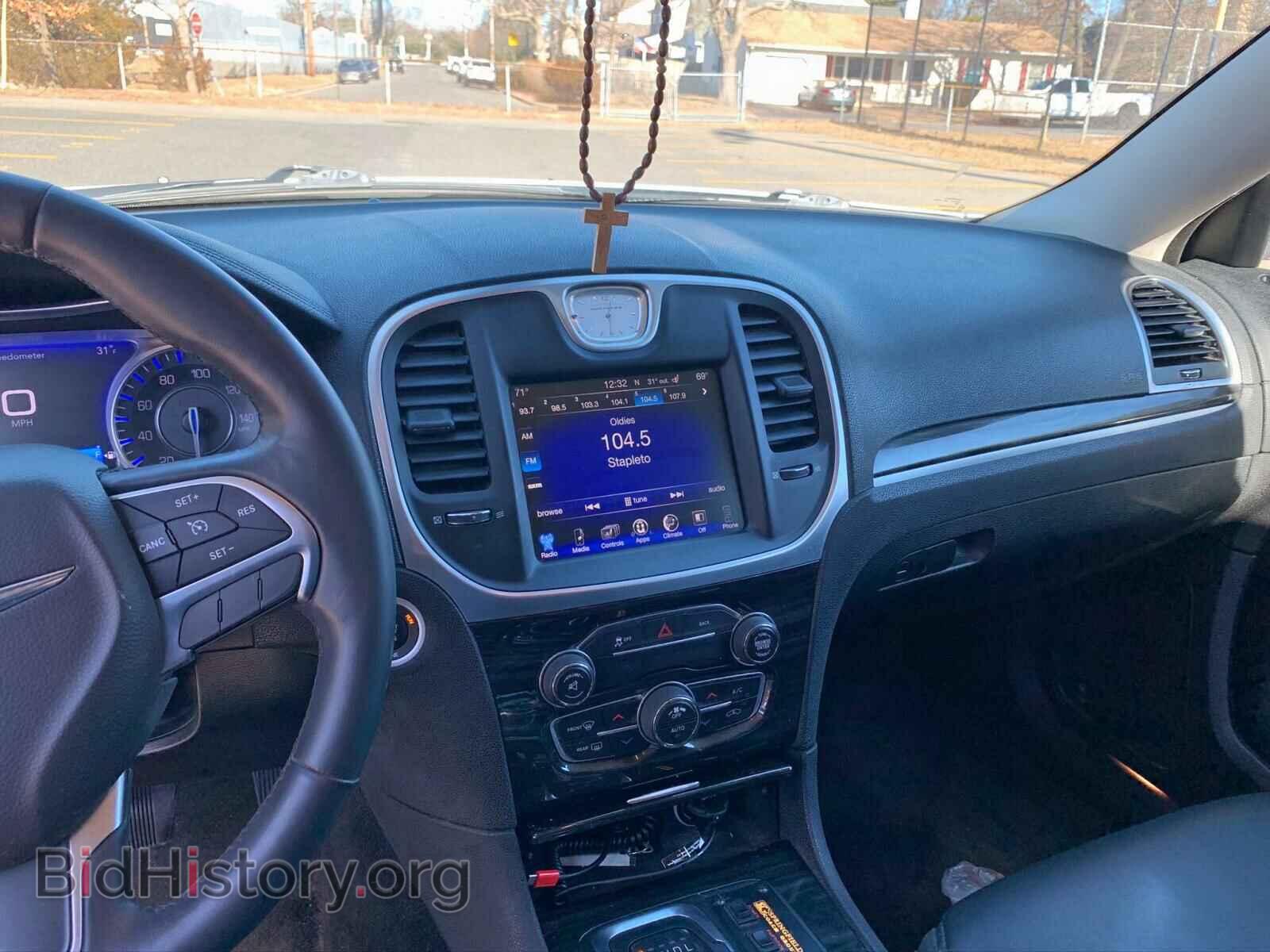 2016 CHRYSLER 300 - VIN: 2C3CCAAG7GH182182 - Фото 5