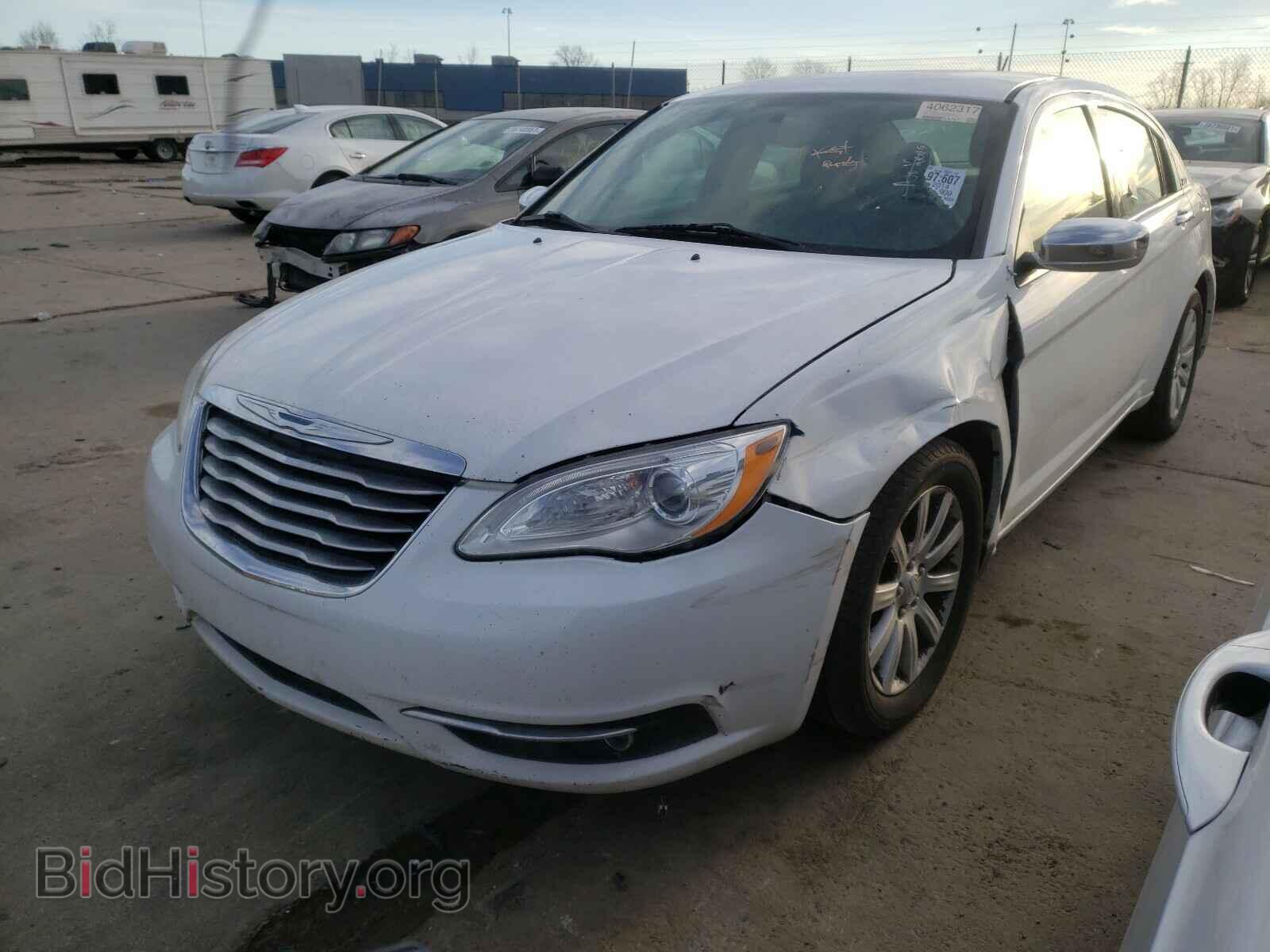 2014 CHRYSLER 200 - VIN: 1C3CCBCG5EN157823 - Фото 2