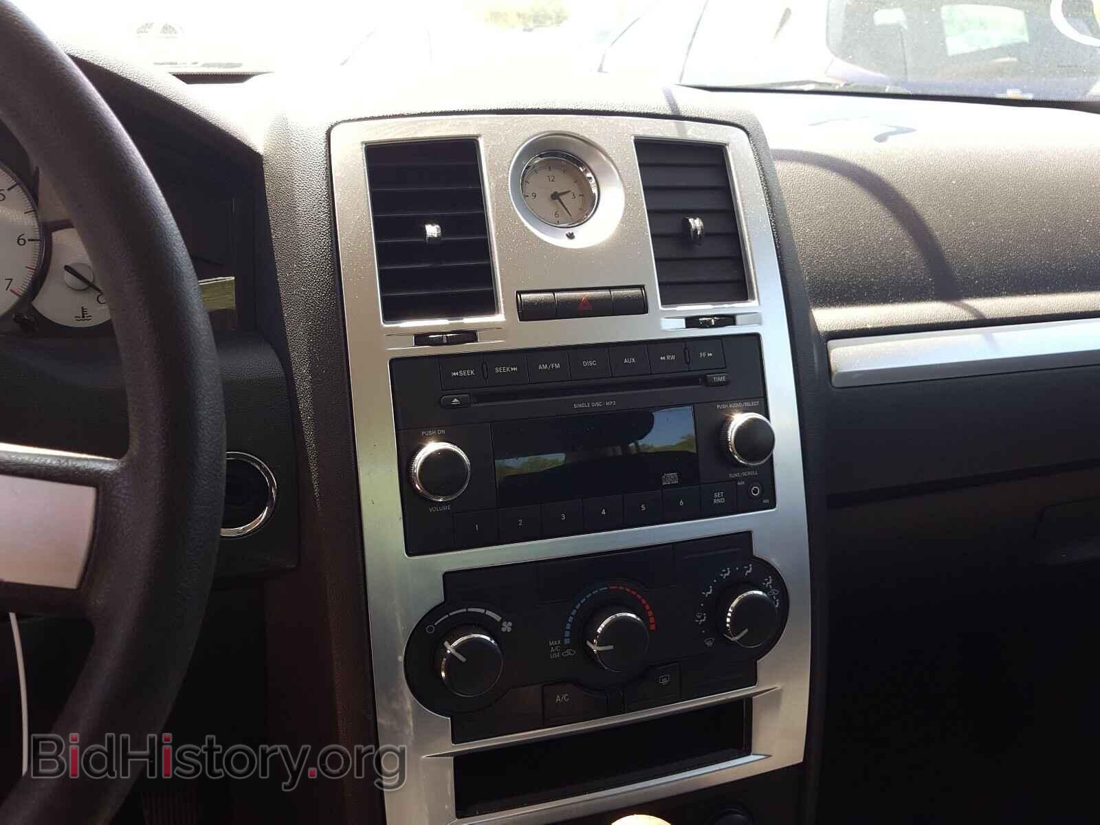 2010 CHRYSLER 300 - VIN: 2C3CA4CD6AH330565 - Фото 9
