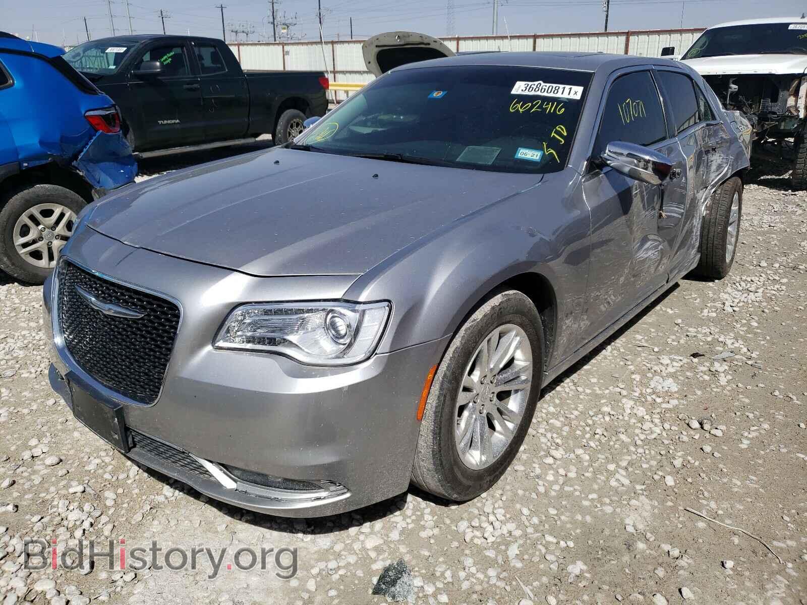 2017 CHRYSLER 300 - VIN: 2C3CCAEG2HH662416 - Фото 2