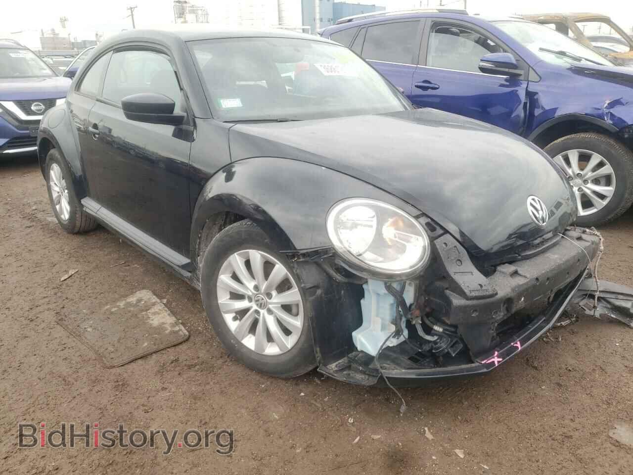 Photo 3VWFP7AT5EM620741 - VOLKSWAGEN BEETLE 2014