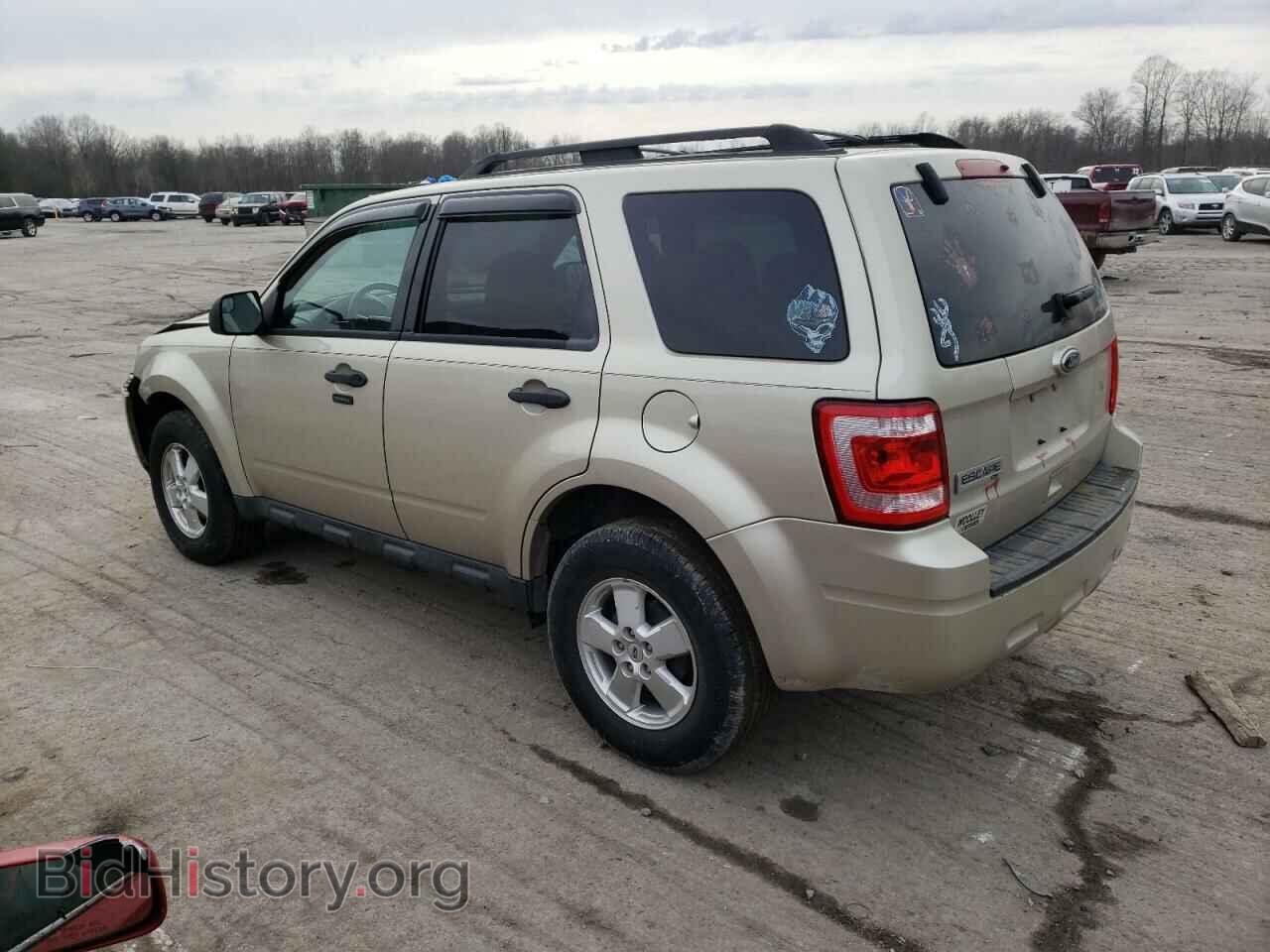 2011 FORD ESCAPE - VIN: 1FMCU0D76BKA60361 - Фото 2