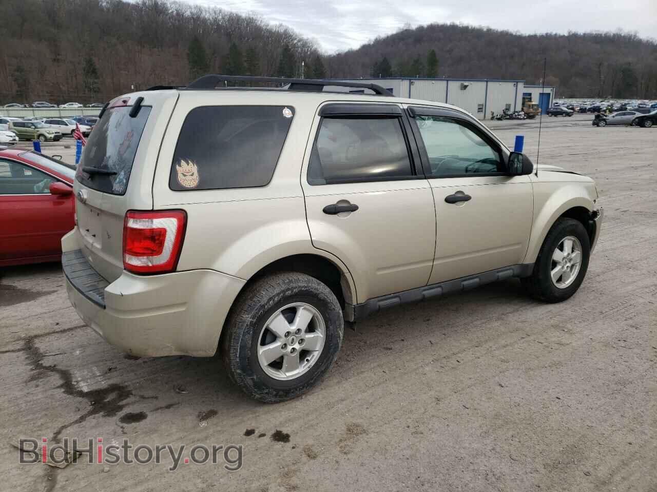2011 FORD ESCAPE - VIN: 1FMCU0D76BKA60361 - Фото 3