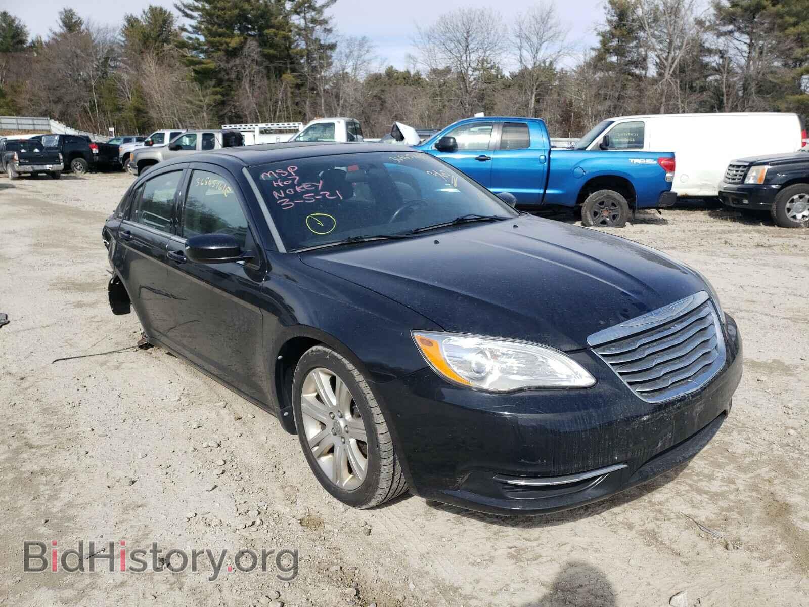 Photo 1C3BC1FB3BN612041 - CHRYSLER 200 2011