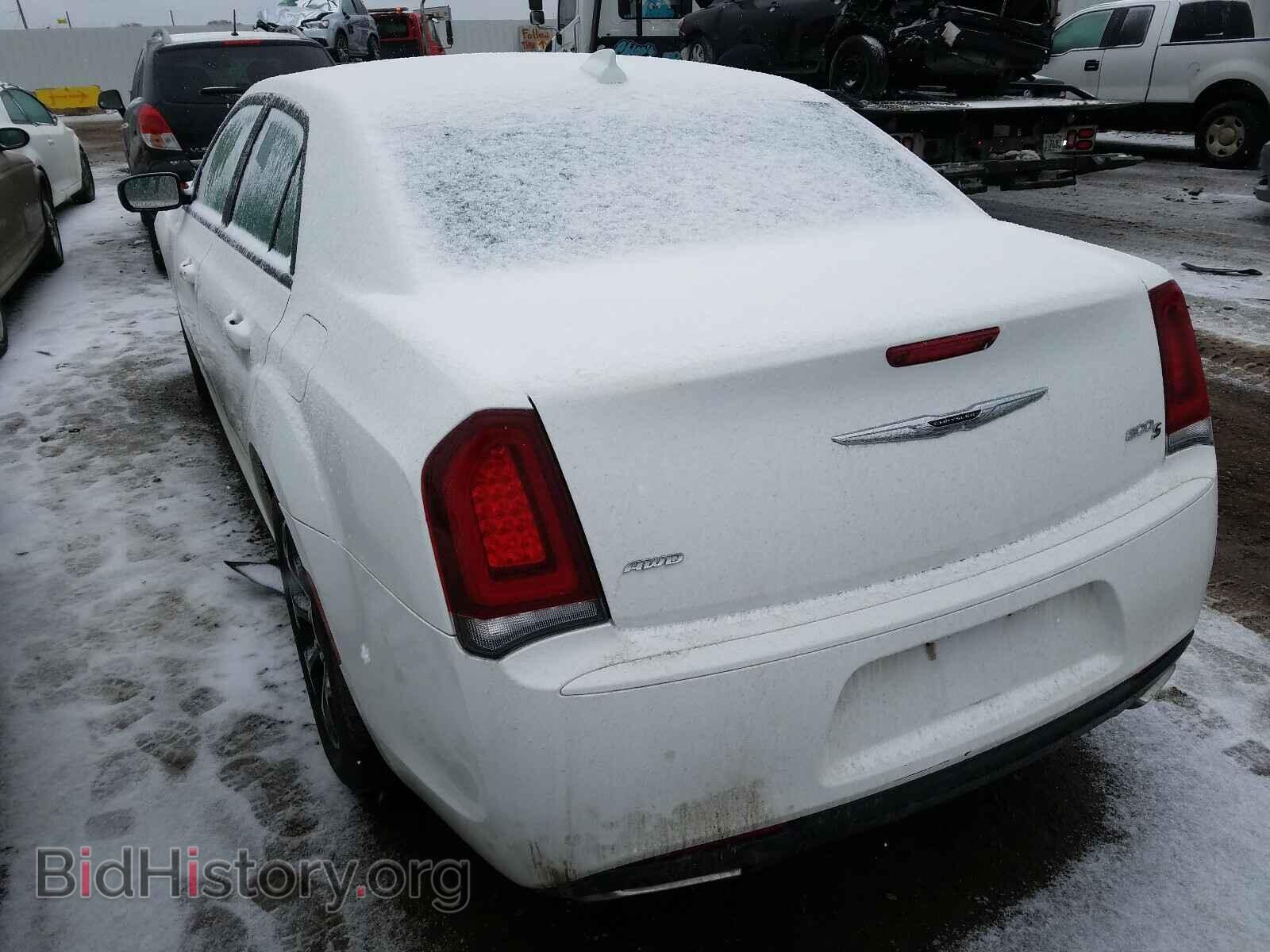 2019 CHRYSLER 300 - VIN: 2C3CCAGG3KH648514 - Фото 3
