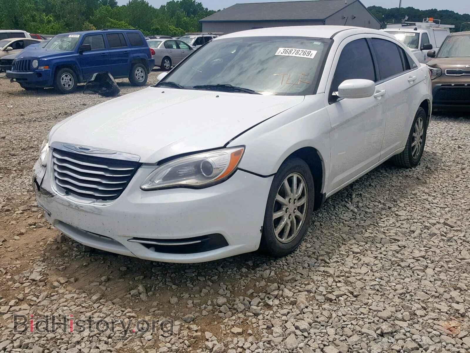 2012 CHRYSLER 200 - VIN: 1C3CCBAB9CN104238 - Фото 2