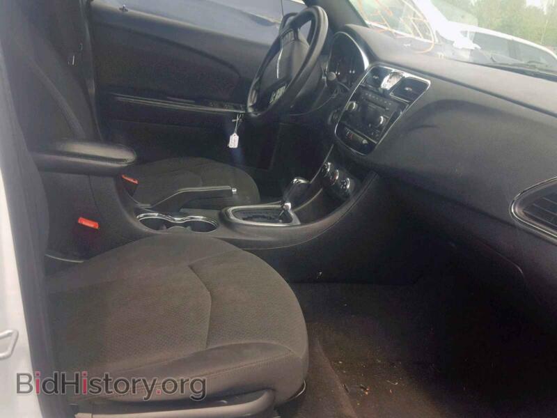 2012 Chrysler 200 (VIN 1C3CCBAB9CN104238) — фото 5 из 10
