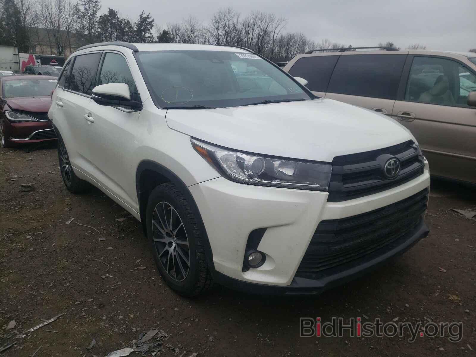 Фотография 5TDJZRFH0HS468976 - TOYOTA HIGHLANDER 2017