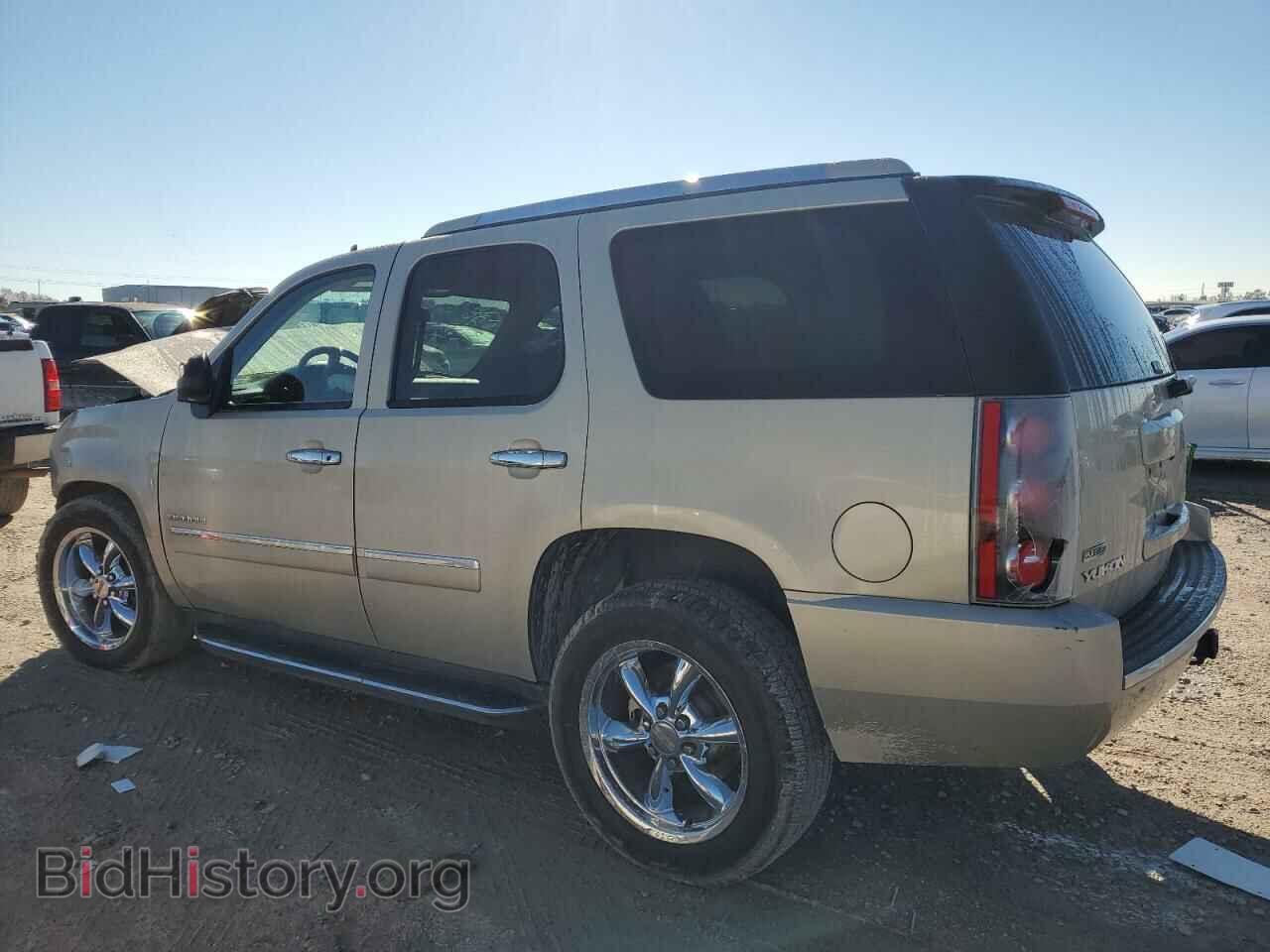 2011 GMC YUKON - VIN: 1GKS1EEF7BR142946 - Фото 2