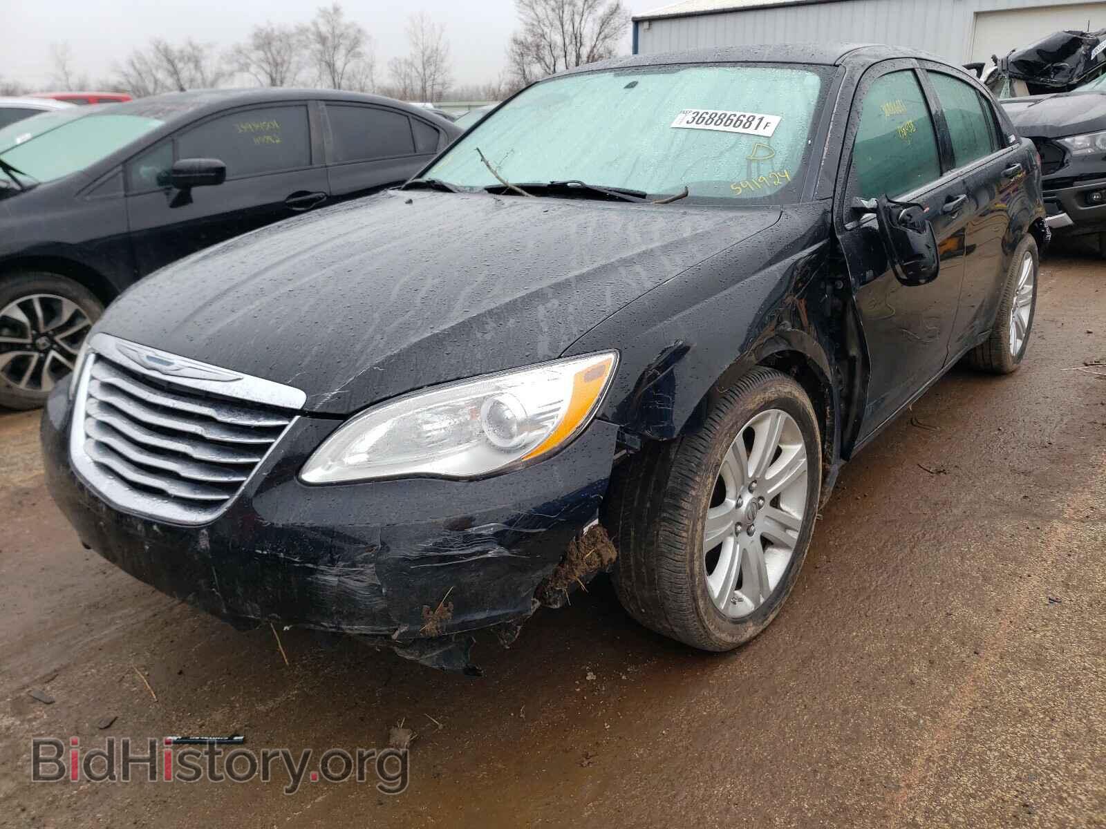 2013 CHRYSLER 200 - VIN: 1C3CCBBB8DN541924 - Фото 2
