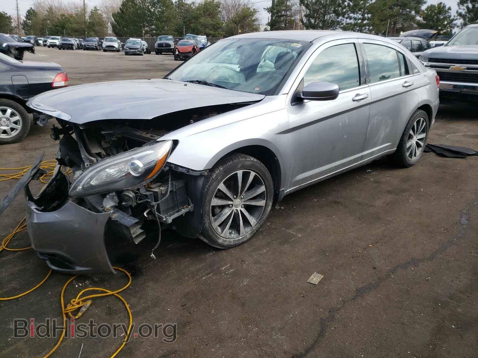 2013 CHRYSLER 200 - VIN: 1C3CCBBBXDN631897 - Фото 2
