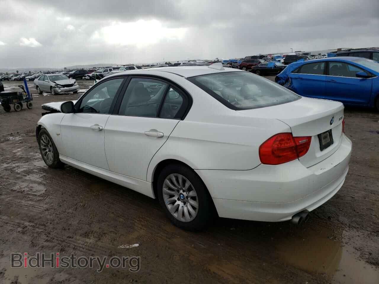 2009 BMW 3 SERIES - VIN: WBAPH53539A435143 - Фото 2