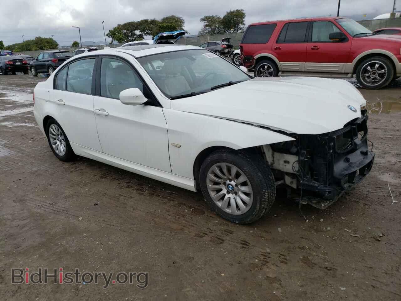 2009 BMW 3 SERIES - VIN: WBAPH53539A435143 - Фото 4