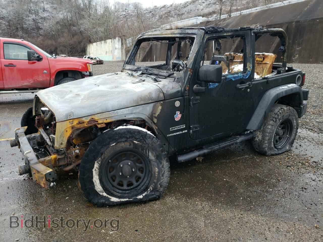 Photo 1J4AA2D13AL197403 - JEEP WRANGLER 2010