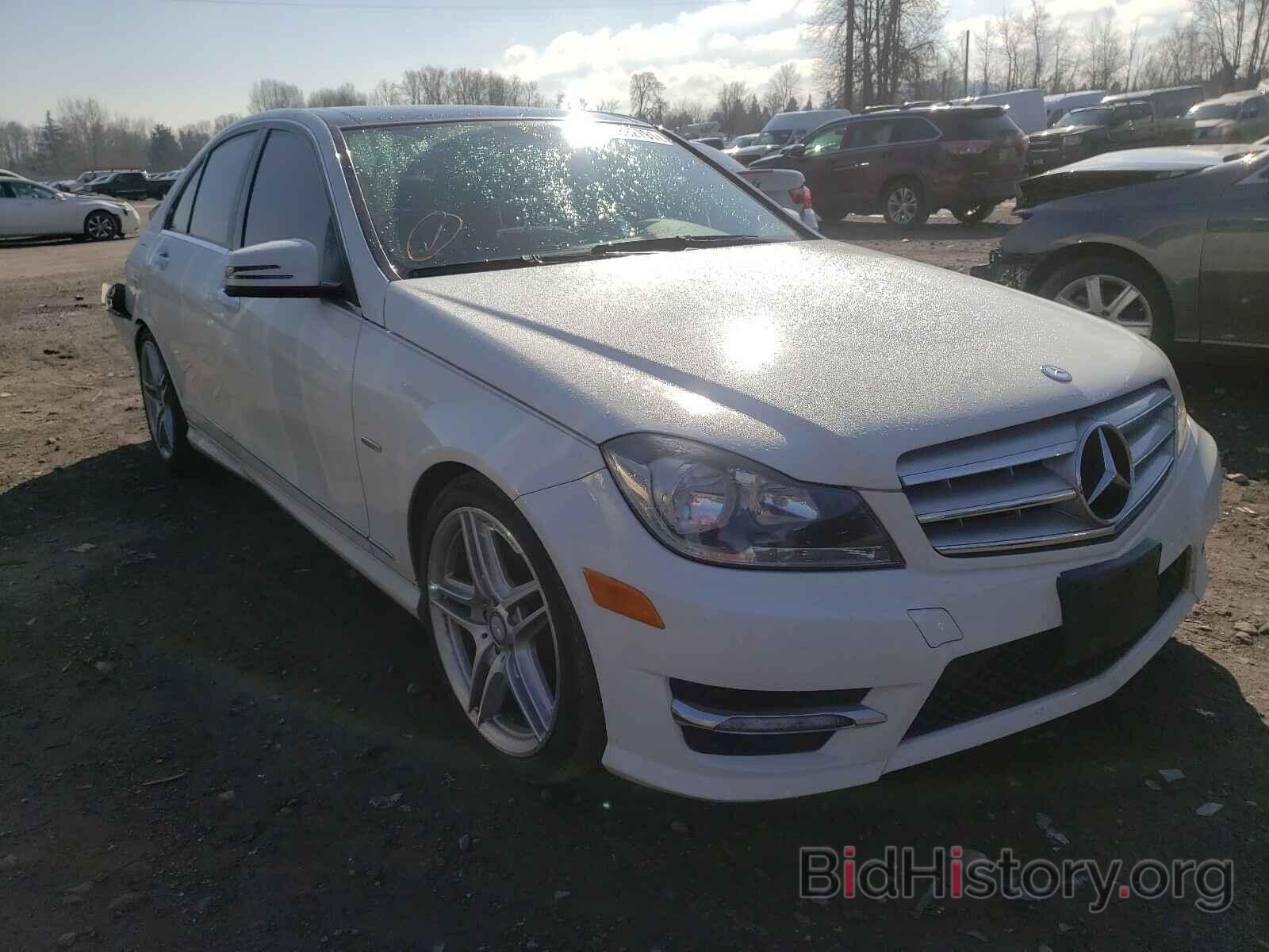 Photo WDDGF4HB4CR224615 - MERCEDES-BENZ C CLASS 2012