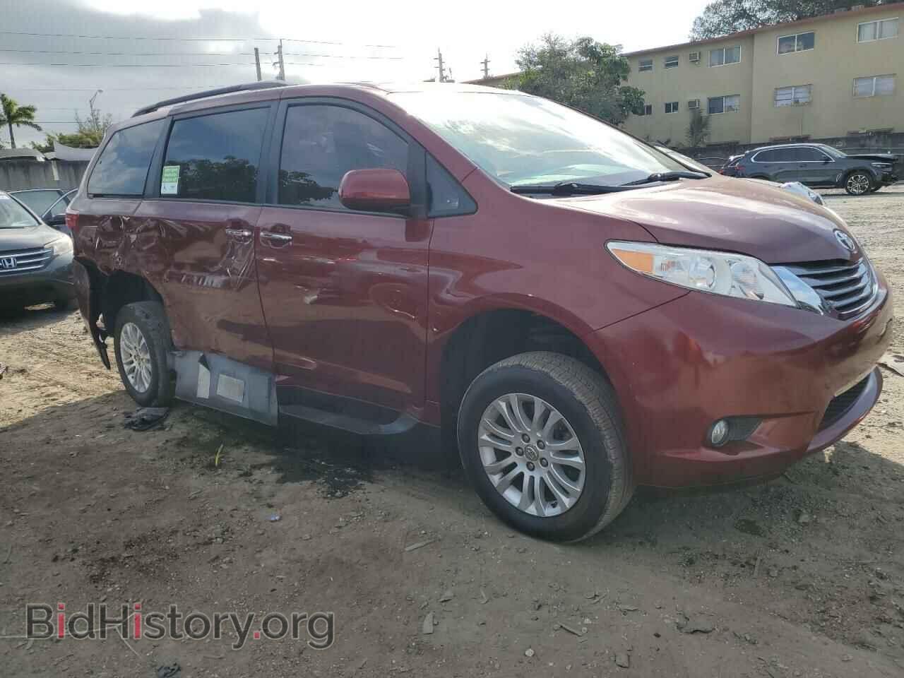 2017 TOYOTA All Models - VIN: 5TDYZ3DC5HS824776 - Фото 4