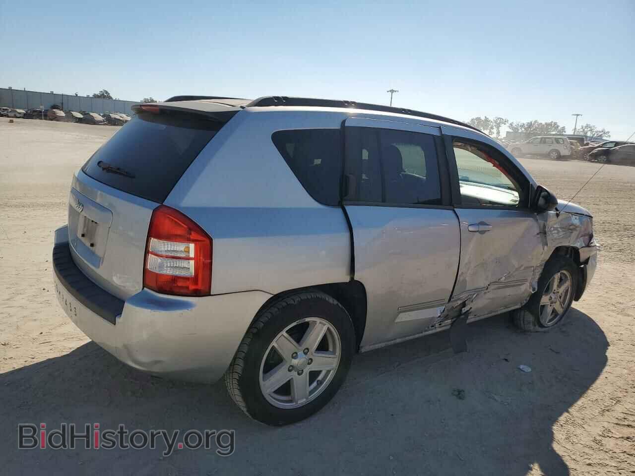 2010 JEEP COMPASS - VIN: 1J4NT4FA5AD515102 - Photo 3