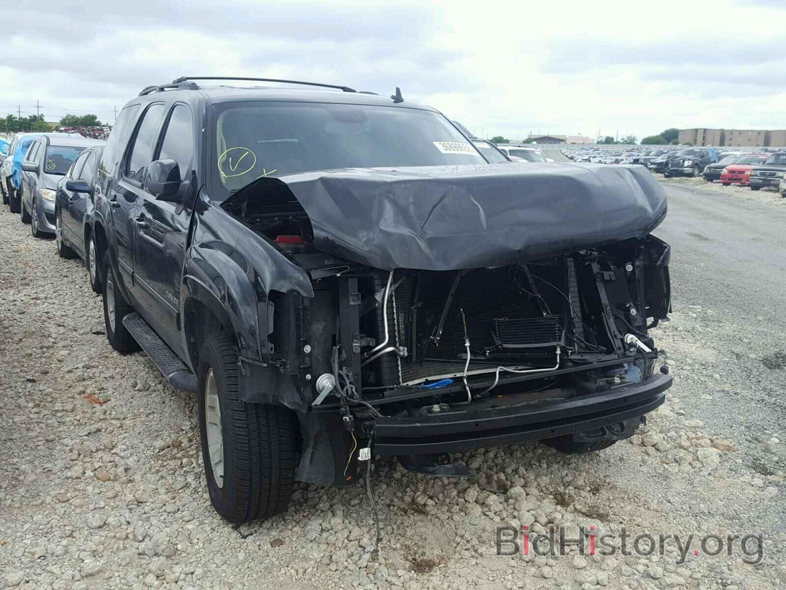 Photo 1GNSKBE00BR383998 - CHEVROLET TAHOE K150 2011