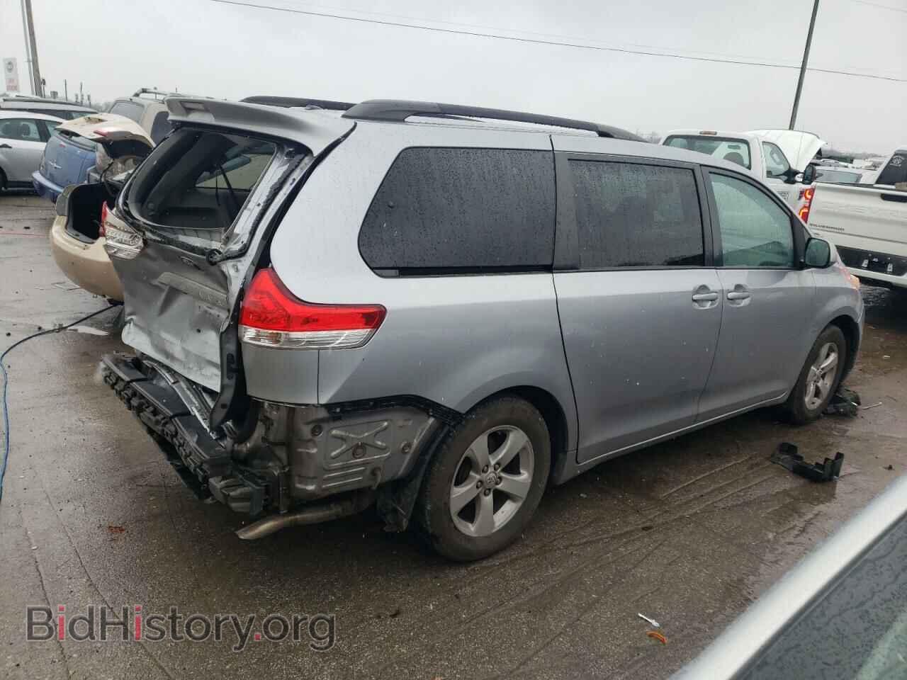 2011 TOYOTA SIENNA - VIN: 5TDKK3DC8BS173130 - Фото 3