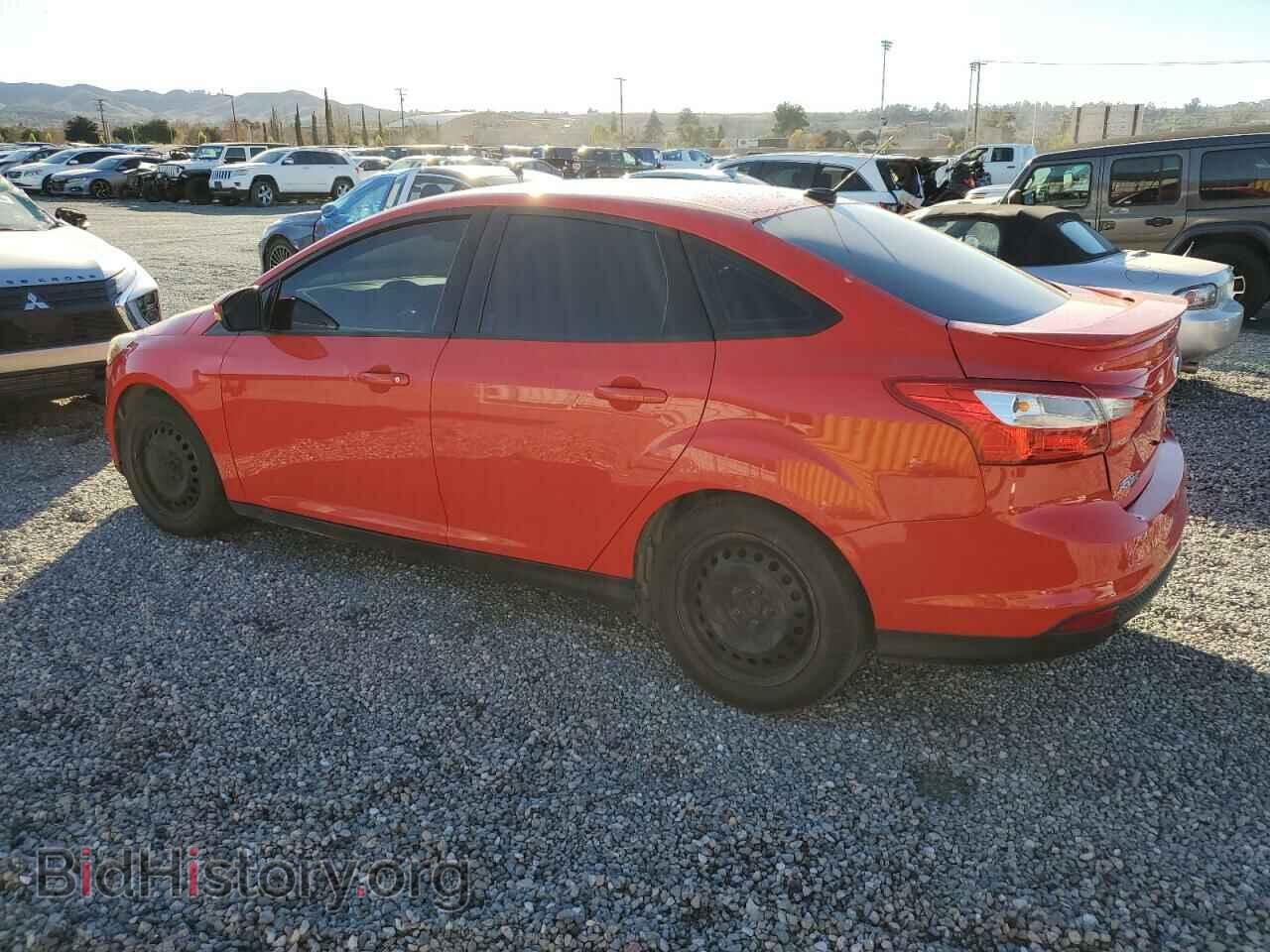 2014 FORD FOCUS - VIN: 1FADP3F28EL393944 - Фото 2