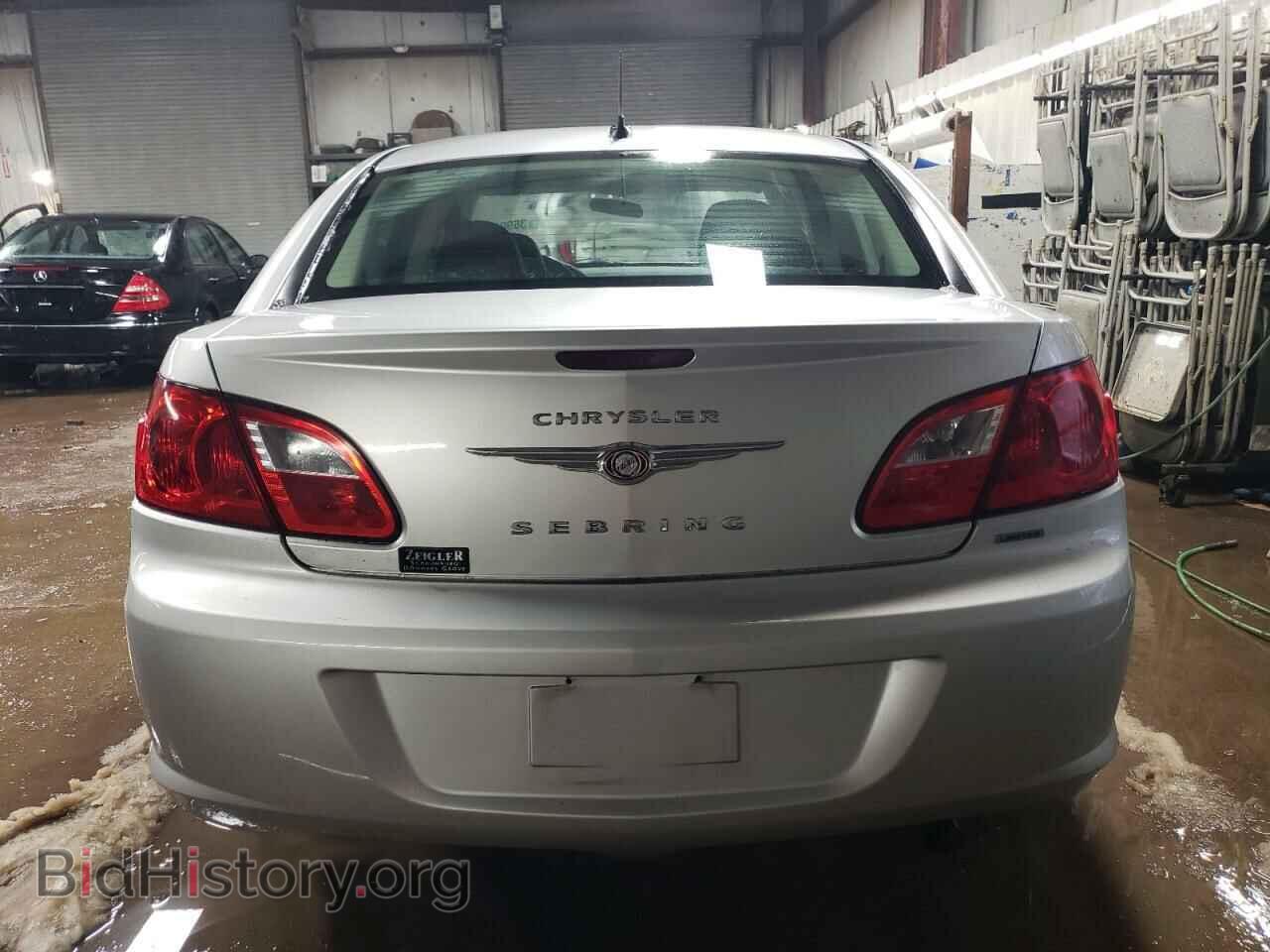 2010 CHRYSLER SEBRING - VIN: 1C3CC5FD9AN132582 - Фото 6