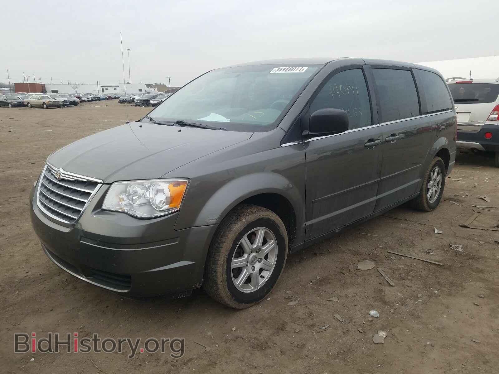 2010 CHRYSLER MINIVAN - VIN: 2A4RR2D12AR441450 - Photo 2