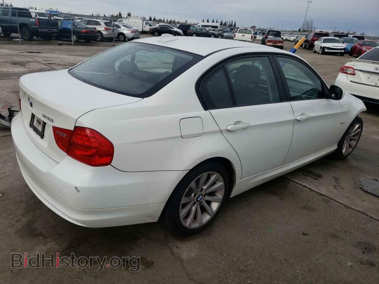 2011 BMW 3 SERIES - VIN: WBAPH5G5XBNM77334 - Фото 3