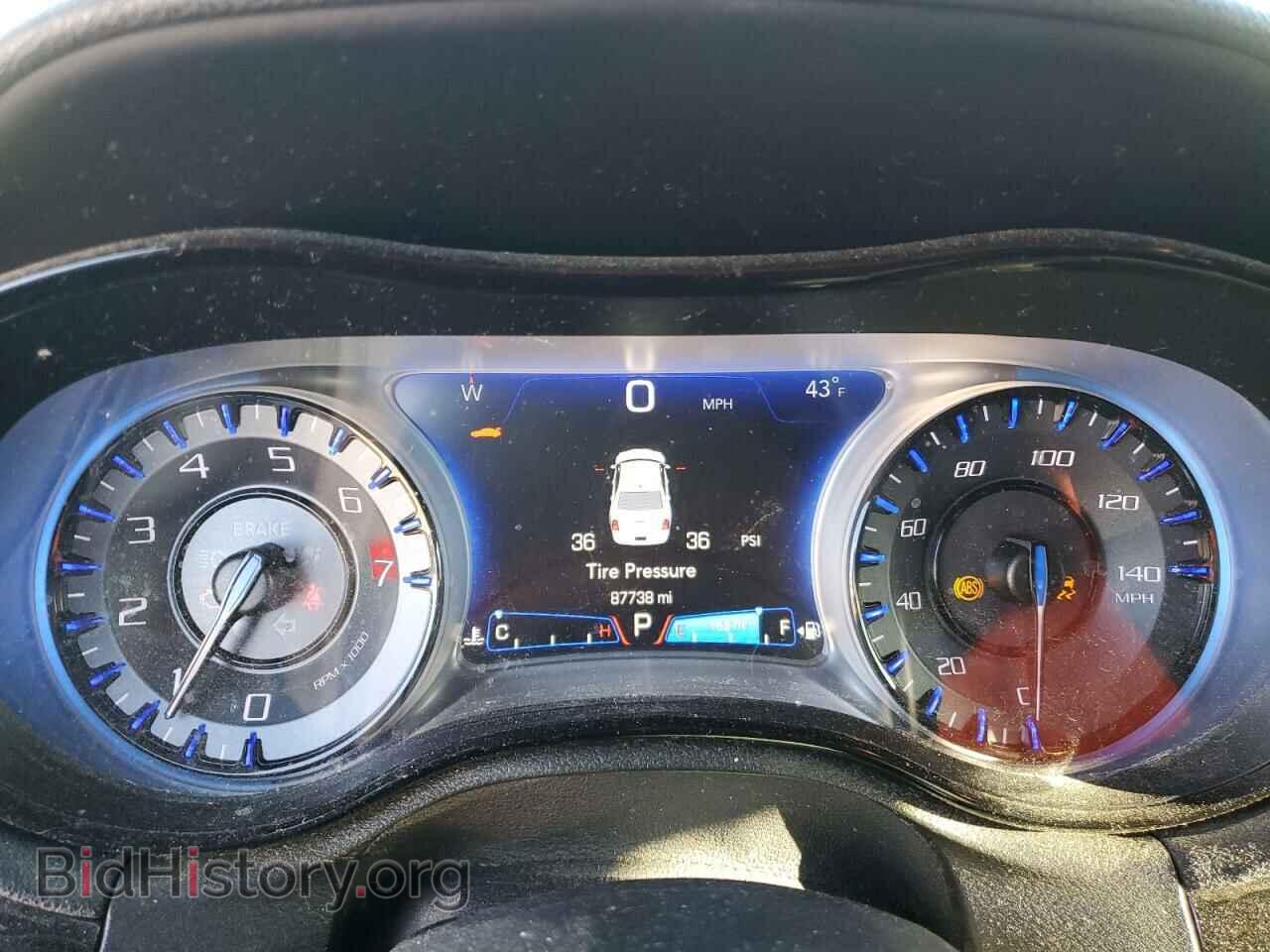 2018 CHRYSLER 300 - VIN: 2C3CCABG0JH234161 - Фото 9