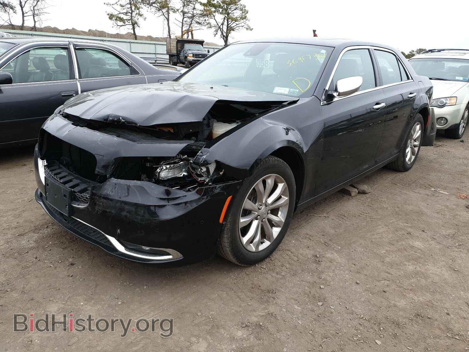 2019 CHRYSLER 300 - VIN: 2C3CCAKGXKH524151 - Фото 2