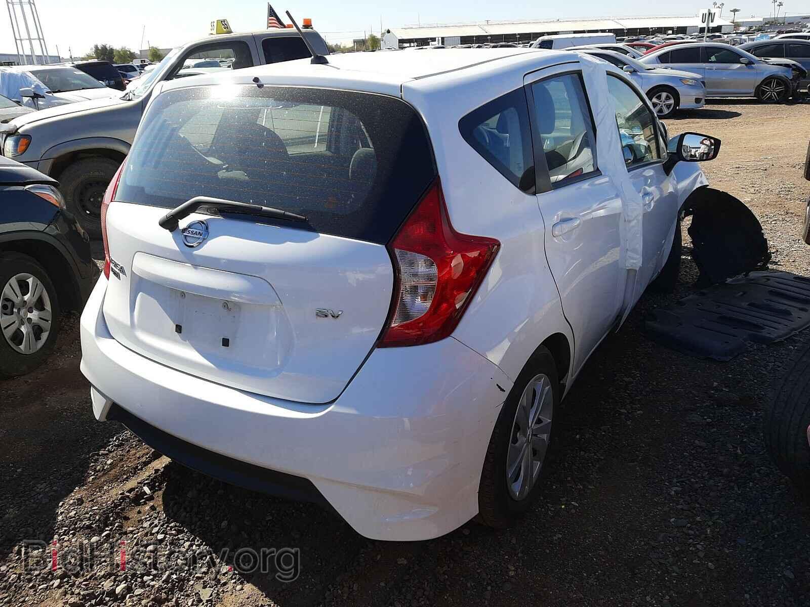 2019 NISSAN VERSA - VIN: 3N1CE2CPXKL366141 - Фото 4