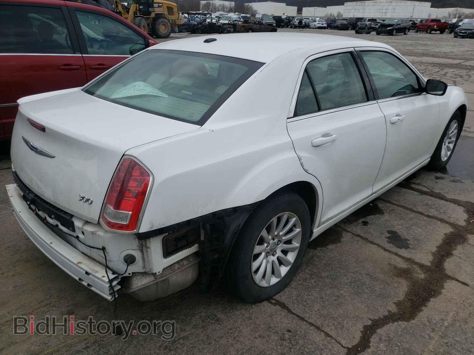 2014 CHRYSLER 300 - VIN: 2C3CCAAG7EH288953 - Фото 4