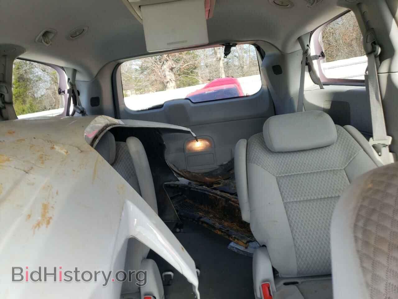 2008 CHRYSLER MINIVAN - VIN: 2A8HR54P28R768473 - Фото 10