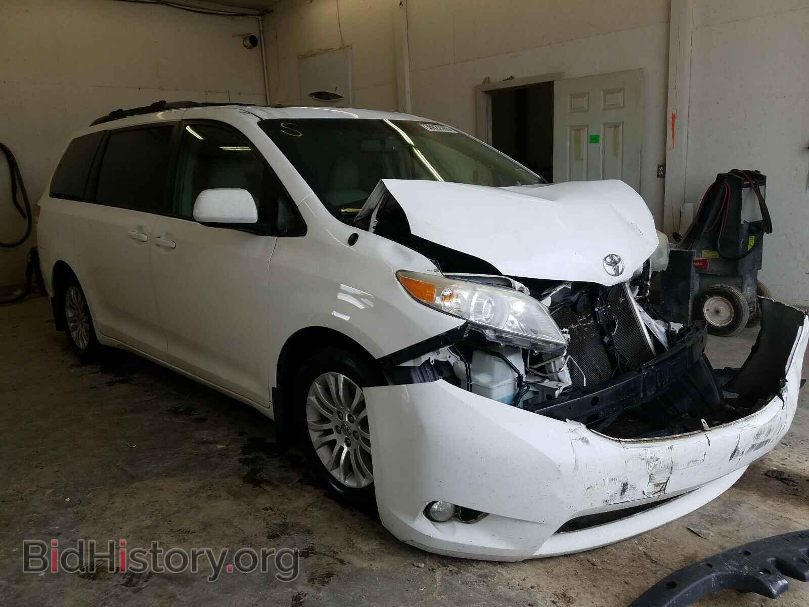 Photo 5TDYK3DC3BS099822 - TOYOTA SIENNA 2011