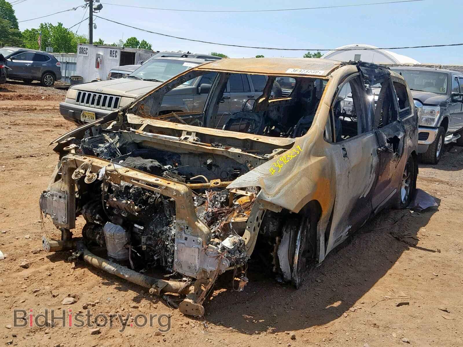 2018 CHRYSLER PACIFICA T - VIN: 2C4RC1BG5JR292170 - Photo 2