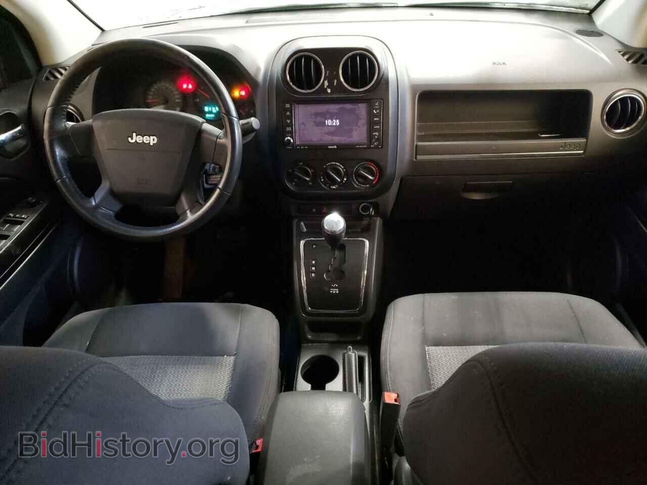 2009 JEEP COMPASS - VIN: 1J4FF47B29D241856 - Photo 8