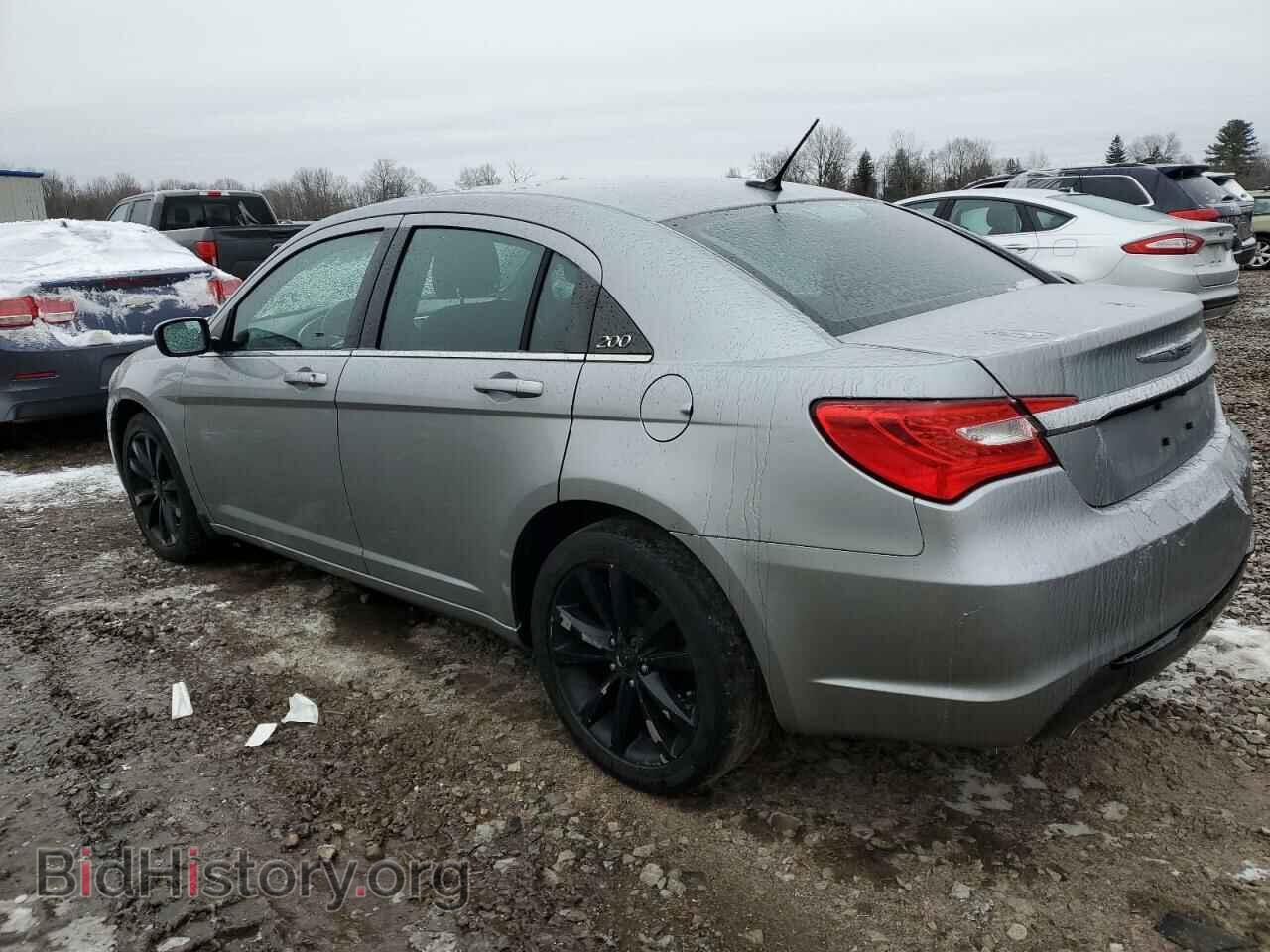 2013 CHRYSLER 200 - VIN: 1C3CCBBG2DN706538 - Фото 2