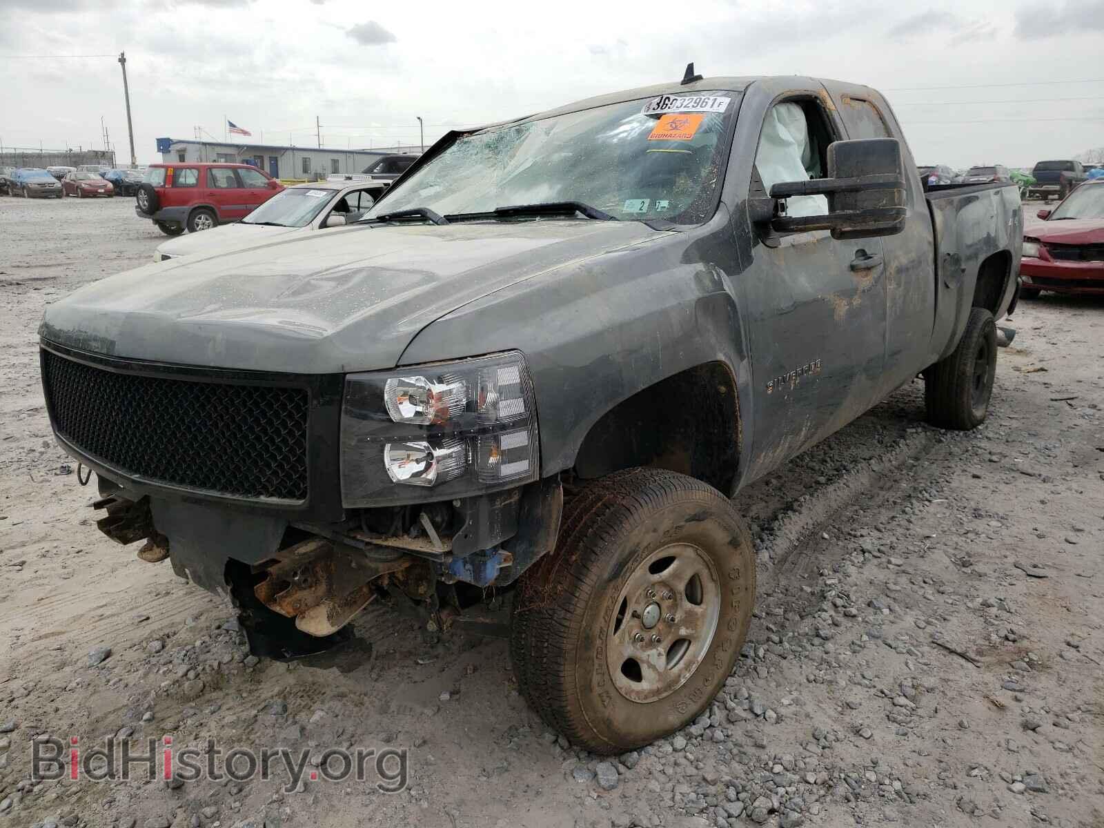 2011 CHEVROLET SILVERADO - VIN: 1GCRKSE35BZ100478 - Фото 2