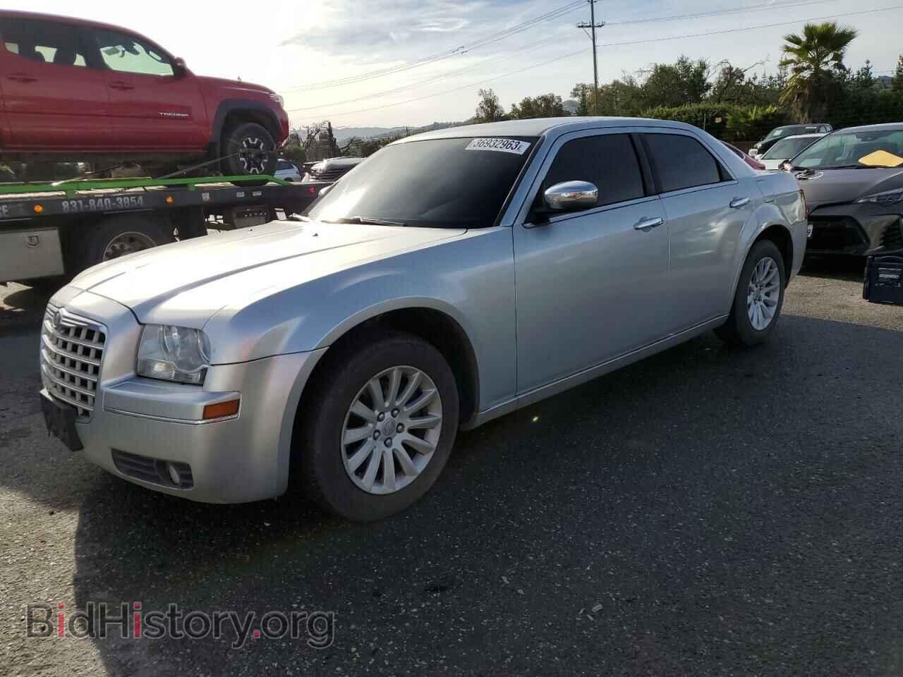 Фотография 2C3CA4CD2AH185573 - CHRYSLER 300 2010