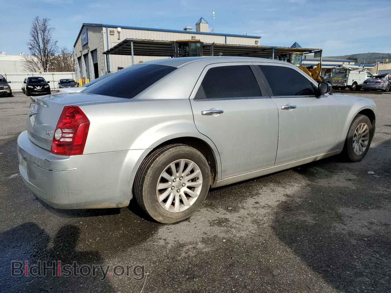 2010 CHRYSLER 300 - VIN: 2C3CA4CD2AH185573 - Фото 3