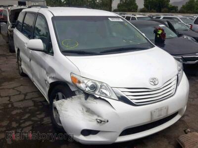2017 Toyota SIENNA LE, белый — VIN 5TDKZ3DC8HS774607, Copart