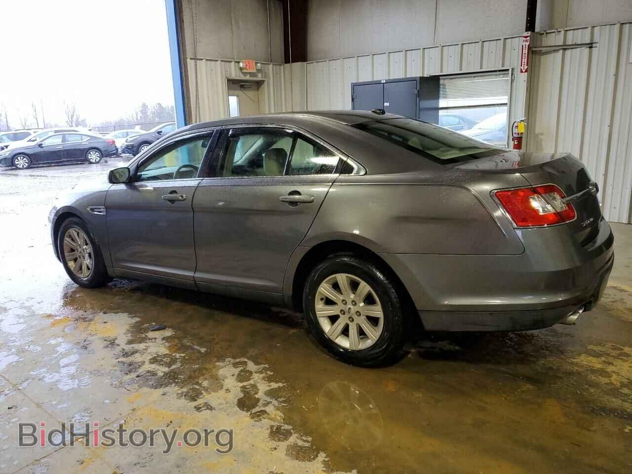2011 FORD TAURUS - VIN: 1FAHP2FW2BG132117 - Фото 2