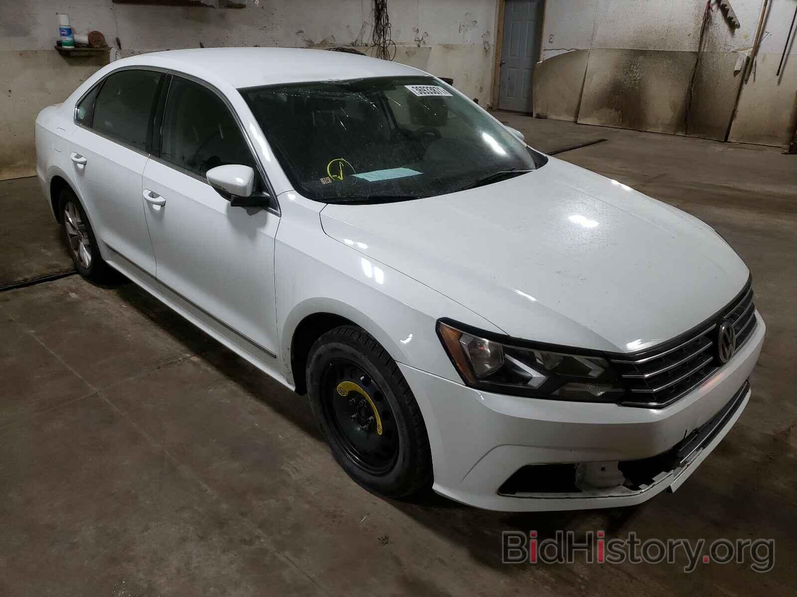 Photo 1VWAT7A39HC001636 - VOLKSWAGEN PASSAT 2017