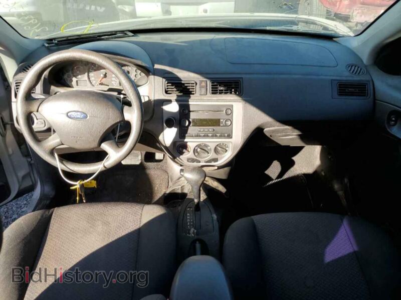 2006 Ford FOCUS (VIN 1FAFP31N36W156109) — фото 8 из 13