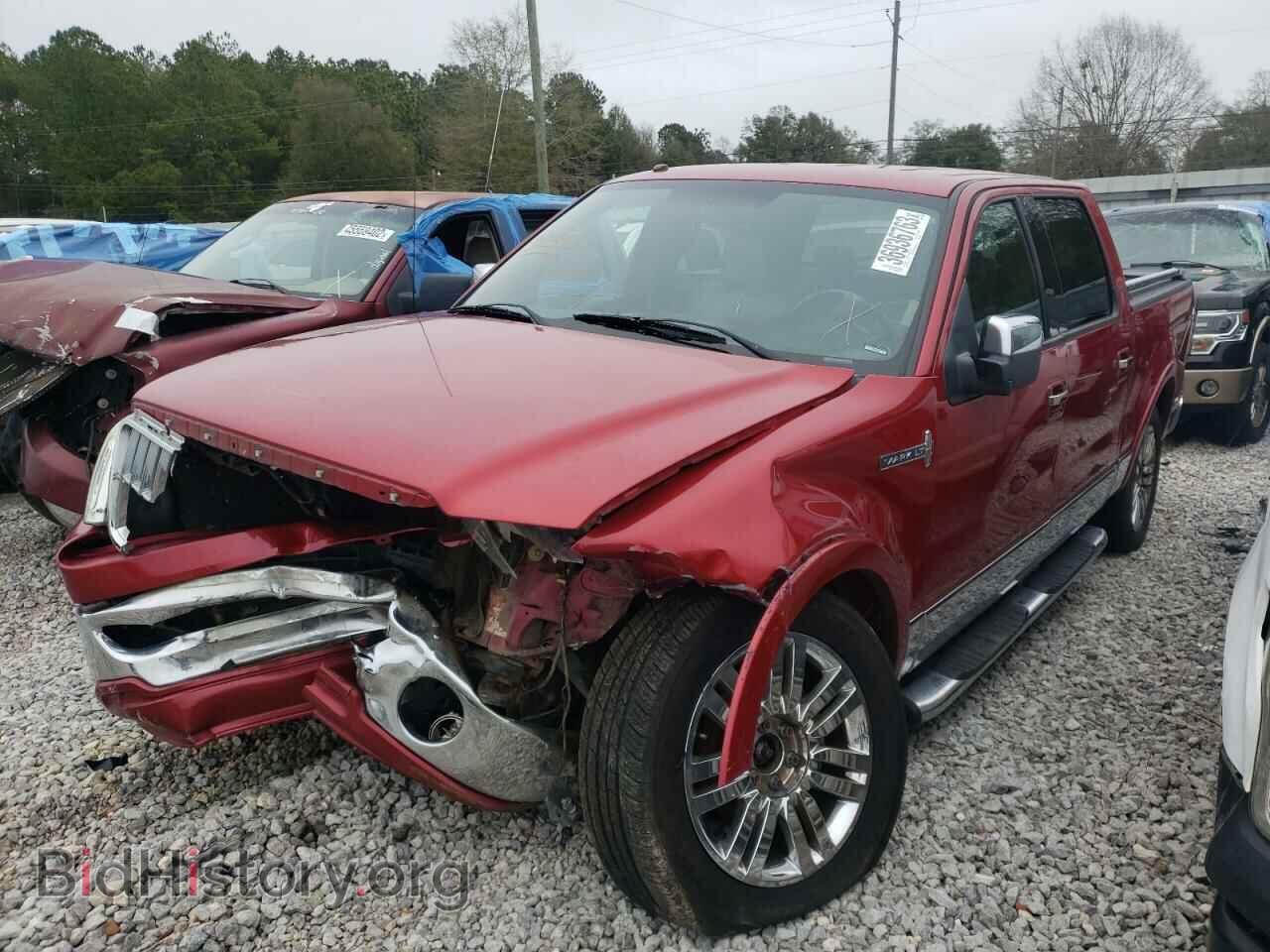 Photo 5LTPW16558FJ01868 - LINCOLN MARK LT 2008