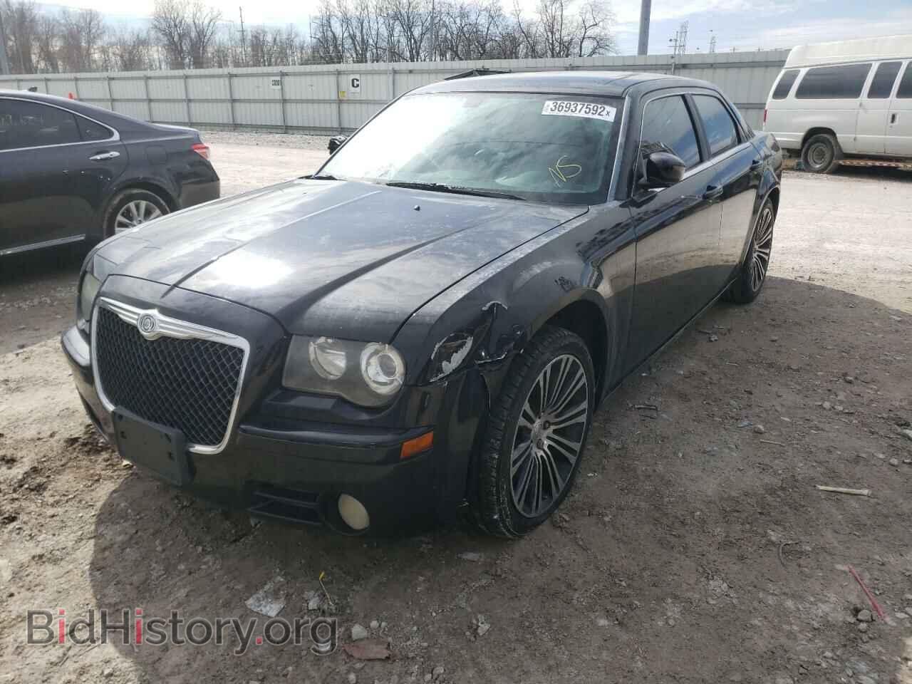 2010 CHRYSLER 300 - VIN: 2C3CA2CV8AH329270 - Фото 2