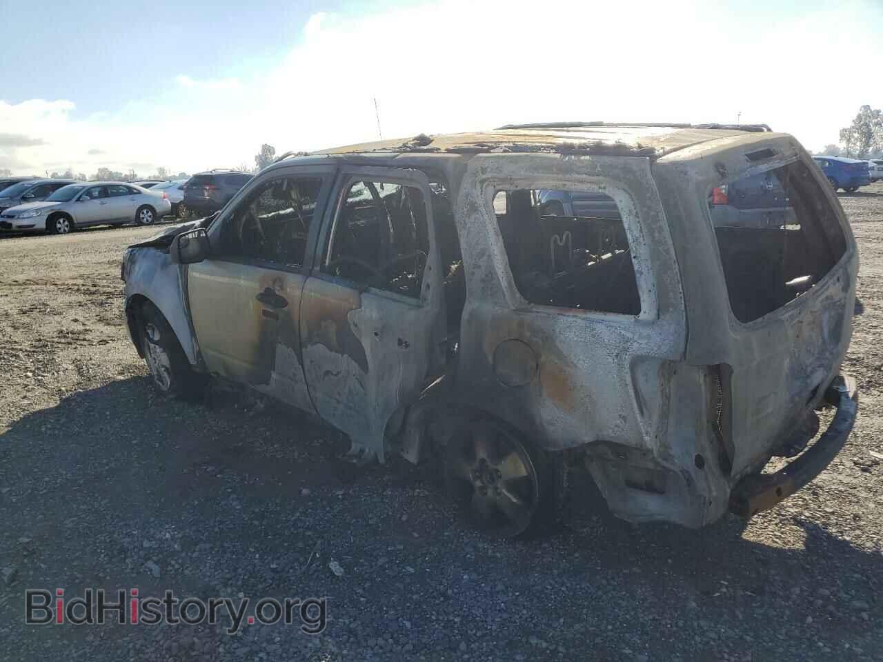 2011 FORD ESCAPE - VIN: 1FMCU0D79BKA93645 - Фото 2