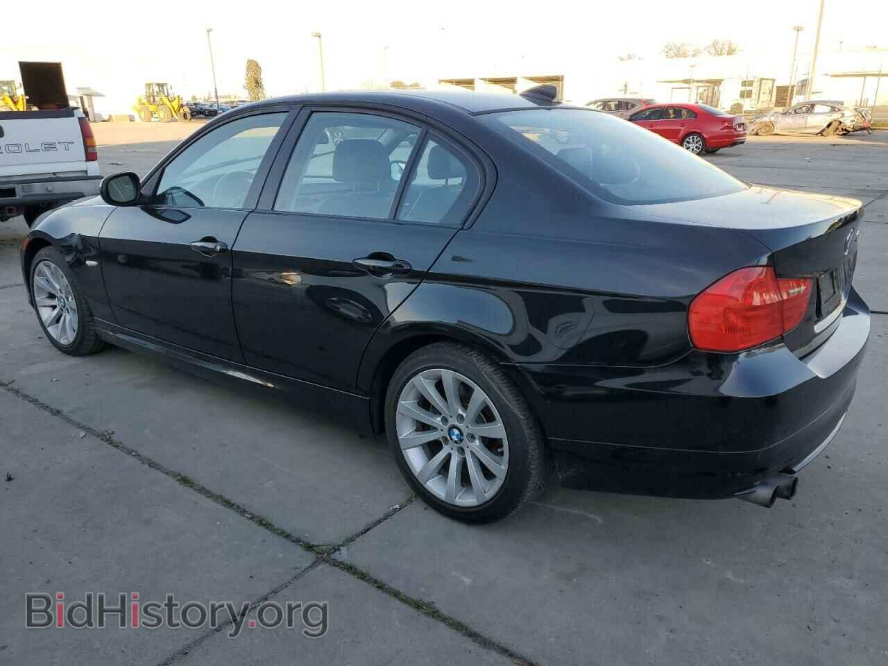 2011 BMW 3 SERIES - VIN: WBAPH7C53BE852336 - Фото 2