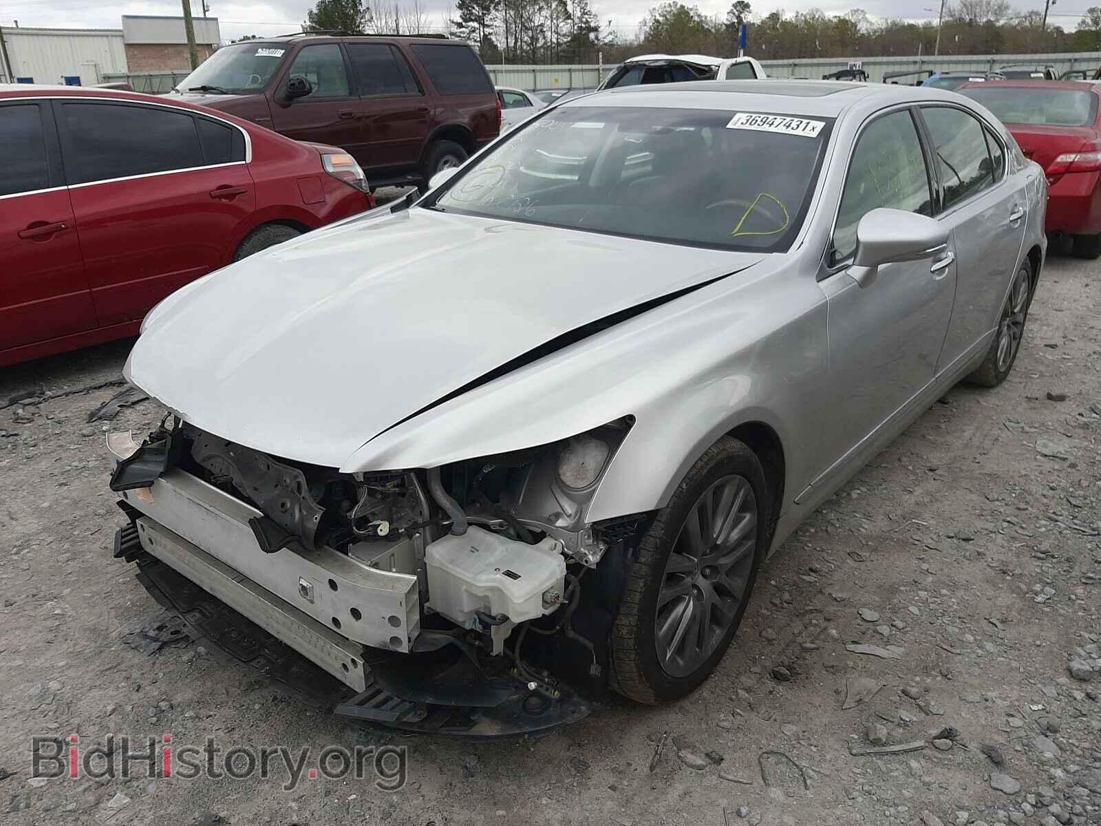 2013 LEXUS LS460 - VIN: JTHGL5EF2D5050292 - Photo 2