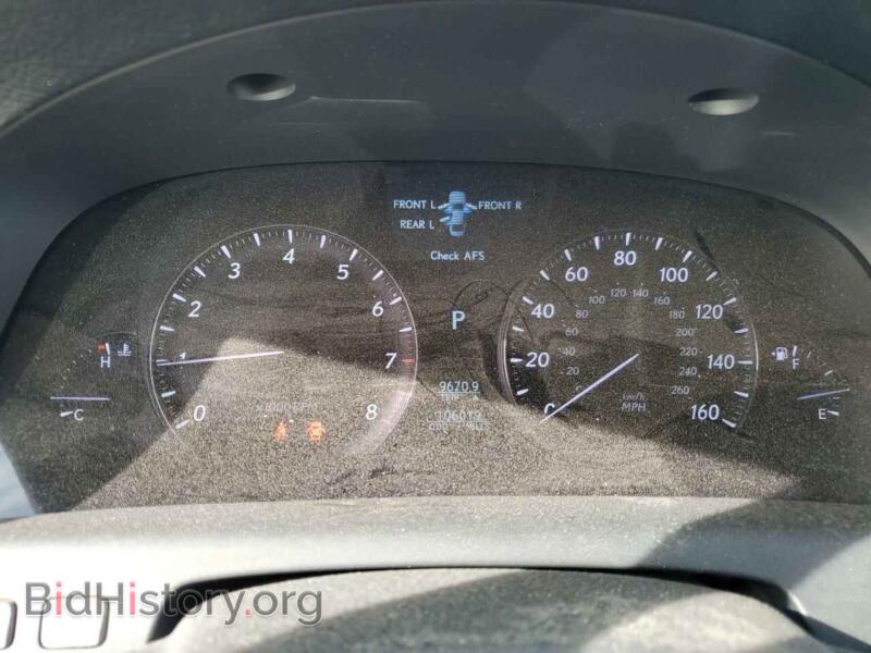 2007 Lexus LS460 (VIN JTHBL46F575041660) — photo 9 of 13